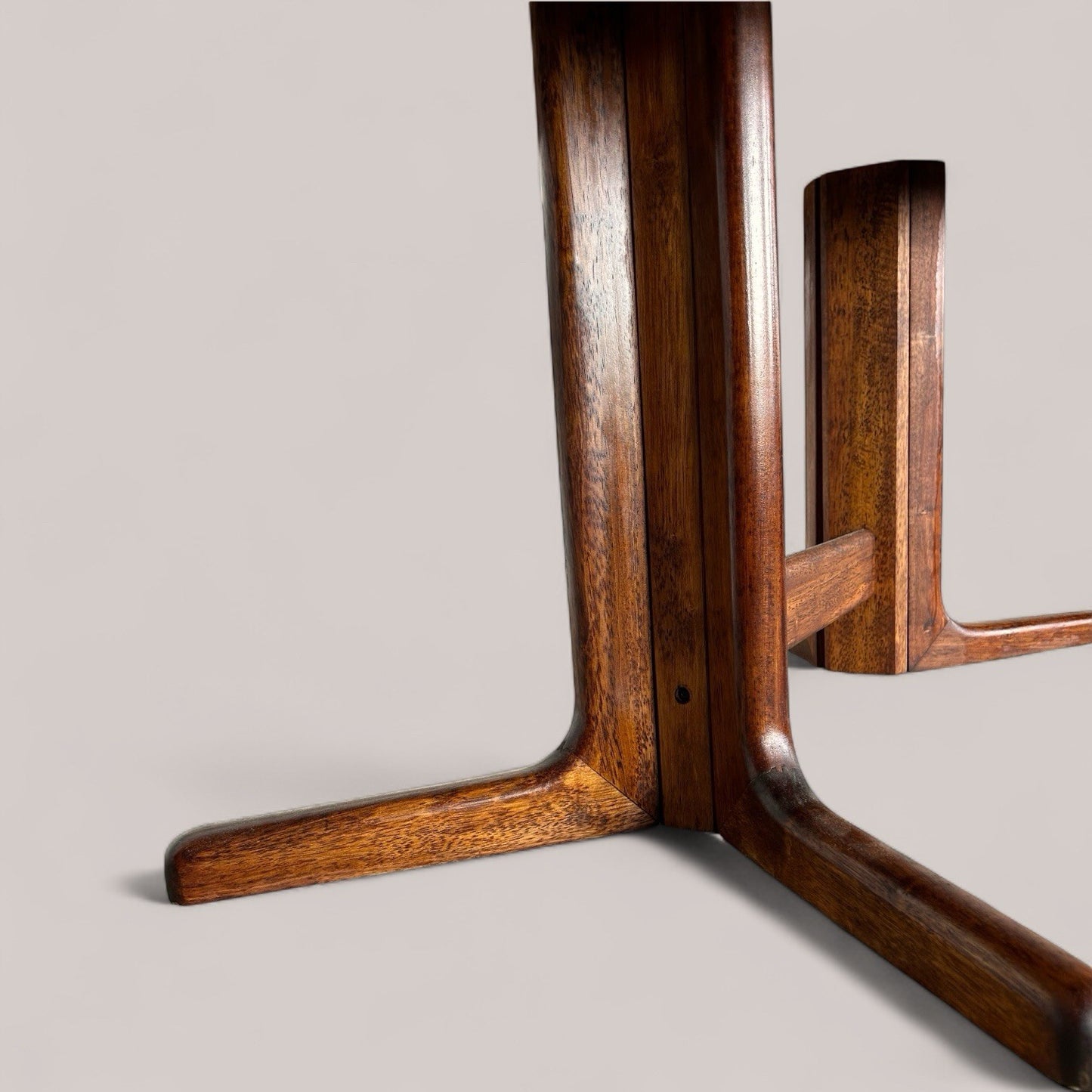 Danish Rosewood Extending Dining Table – Mid Century Scandinavian Style