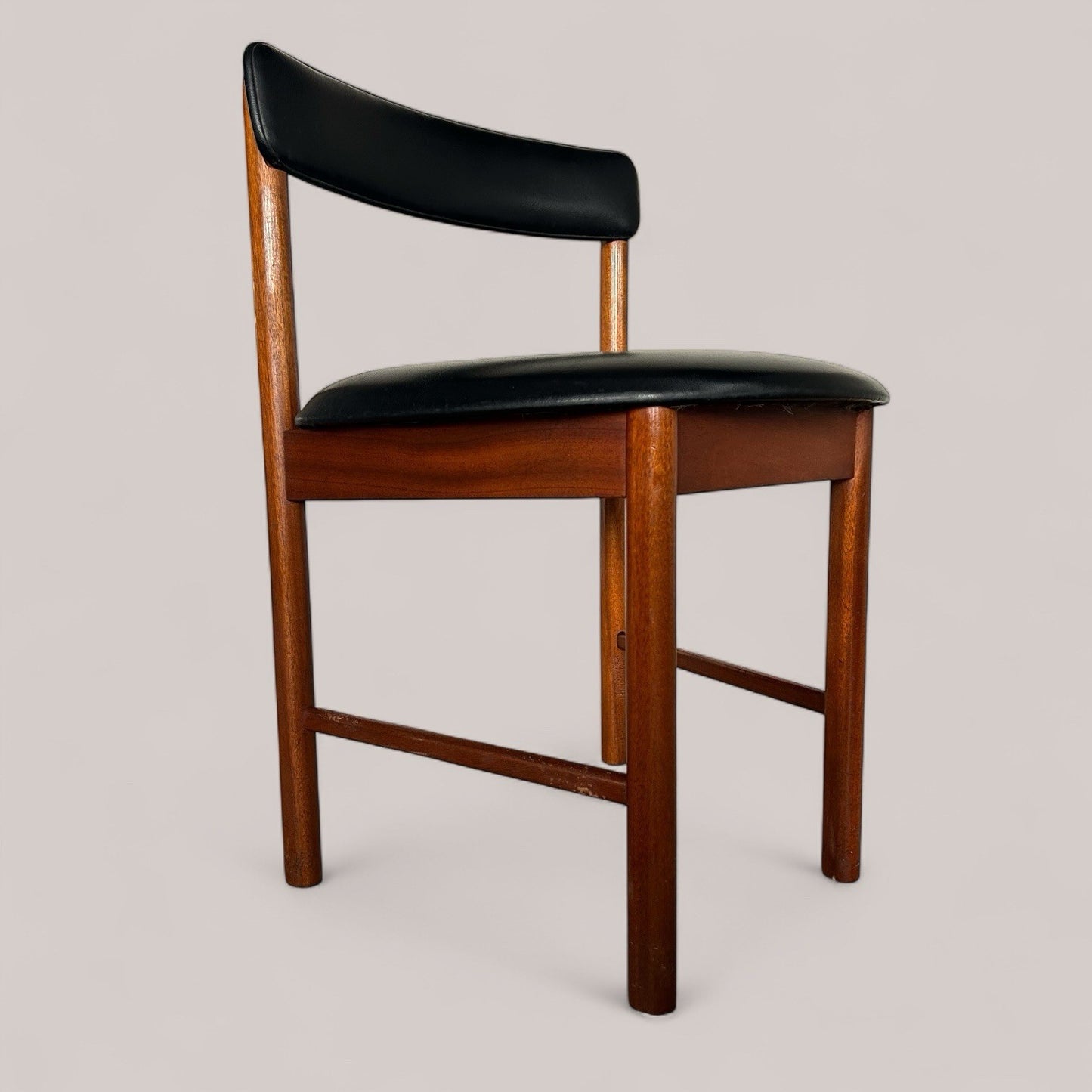 Macintosh Mid Century Dining Set – Round Teak Table & 4 Chairs