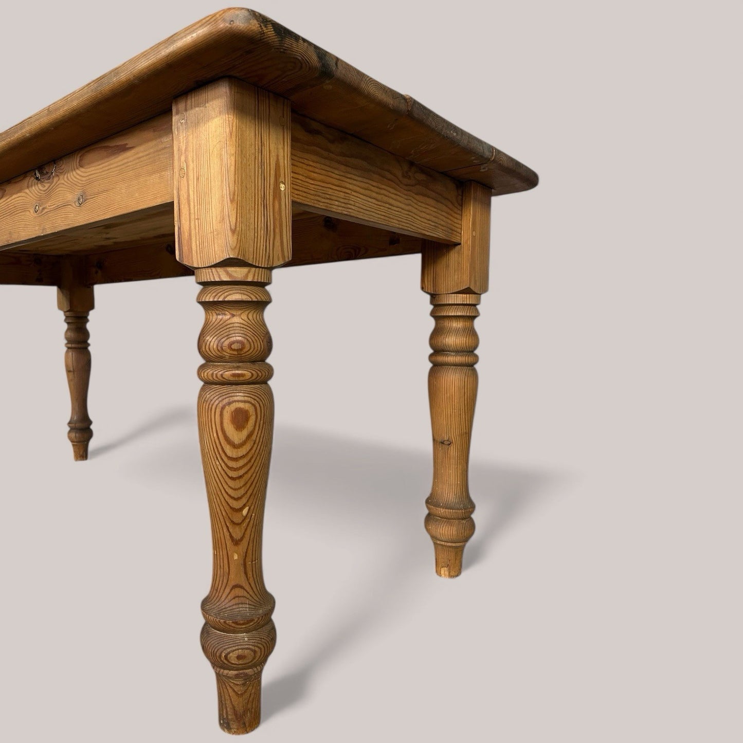 Victorian Style Scrub Top Pine Kitchen Table