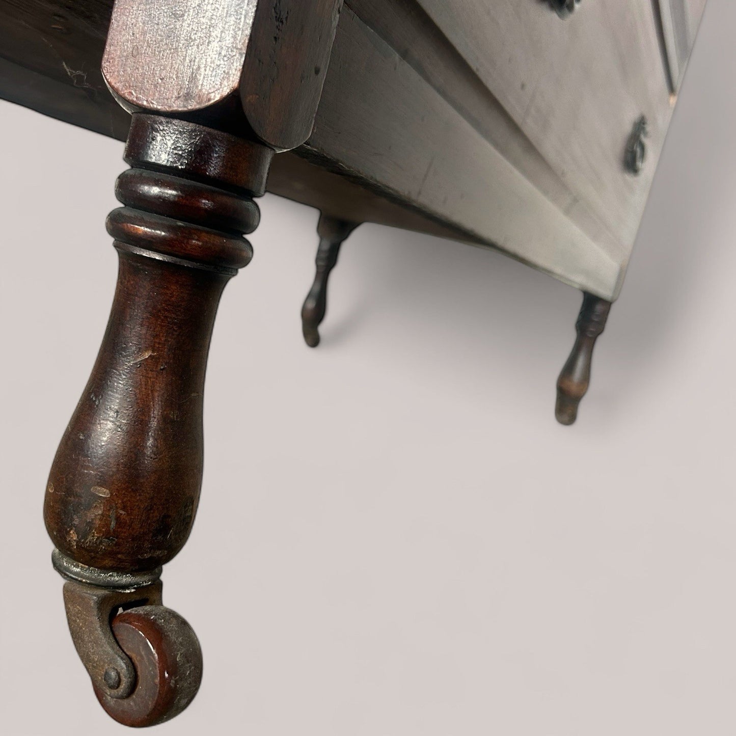 Edwardian Mahogany Chest of Drawers on Ceramic Castors c.1910