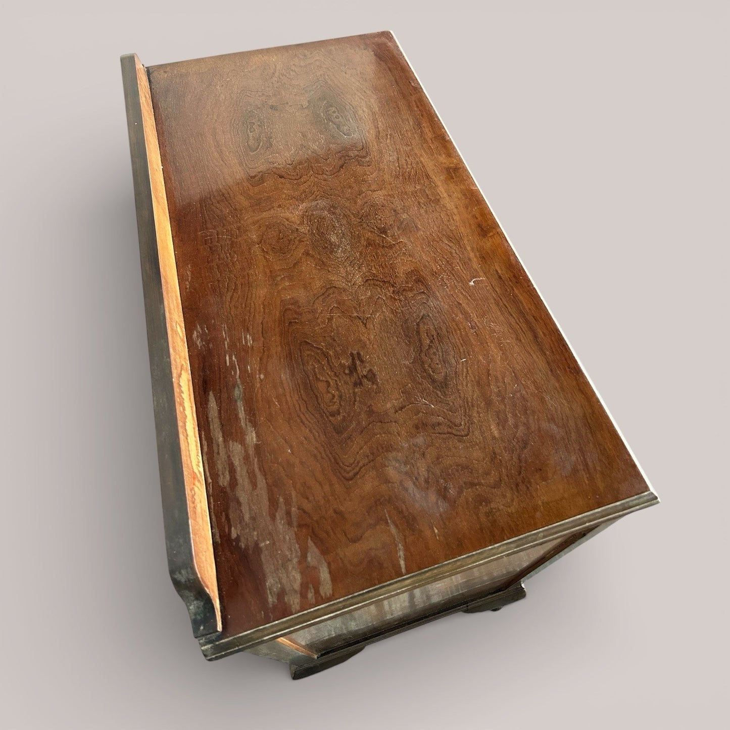 Victorian chest of drawers