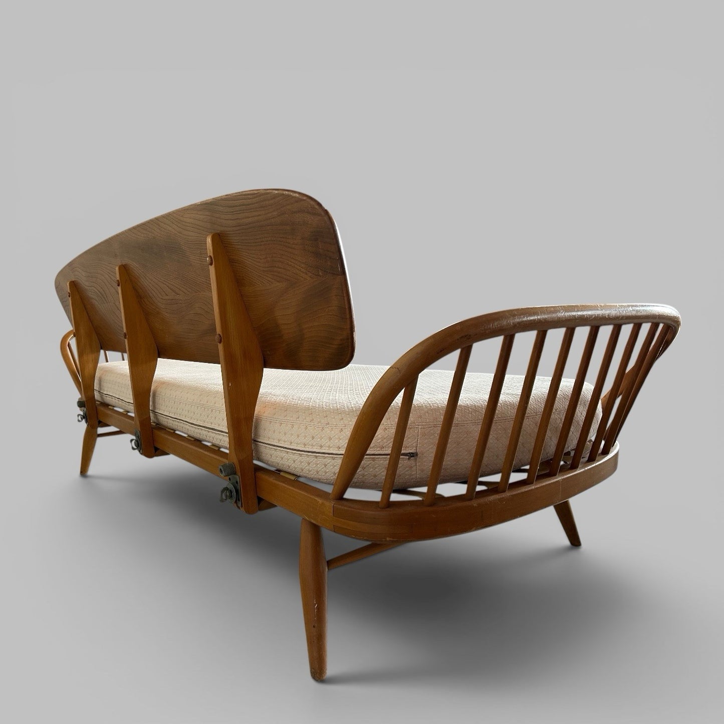 Ercol Windsor Daybed Sofa – Vintage Elm & Beech Three Seat Sofa