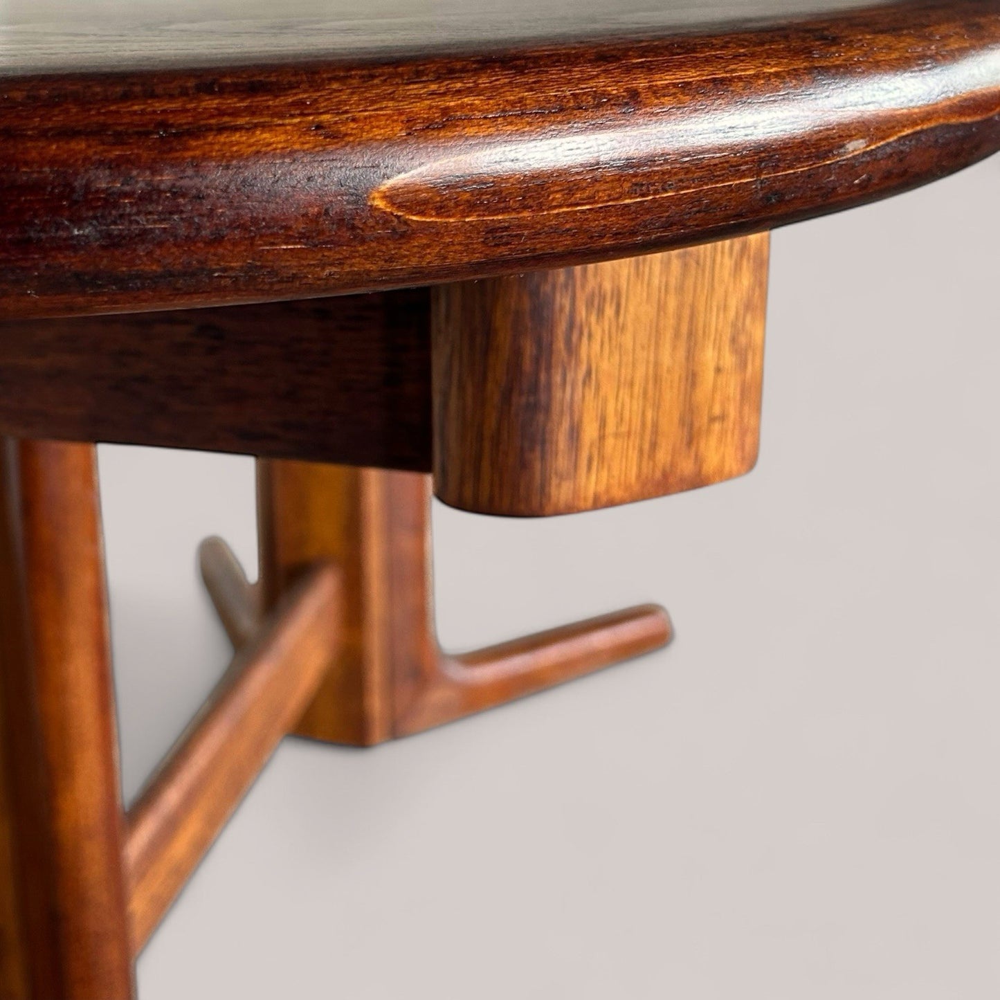 Danish Rosewood Extending Dining Table – Mid Century Scandinavian Style