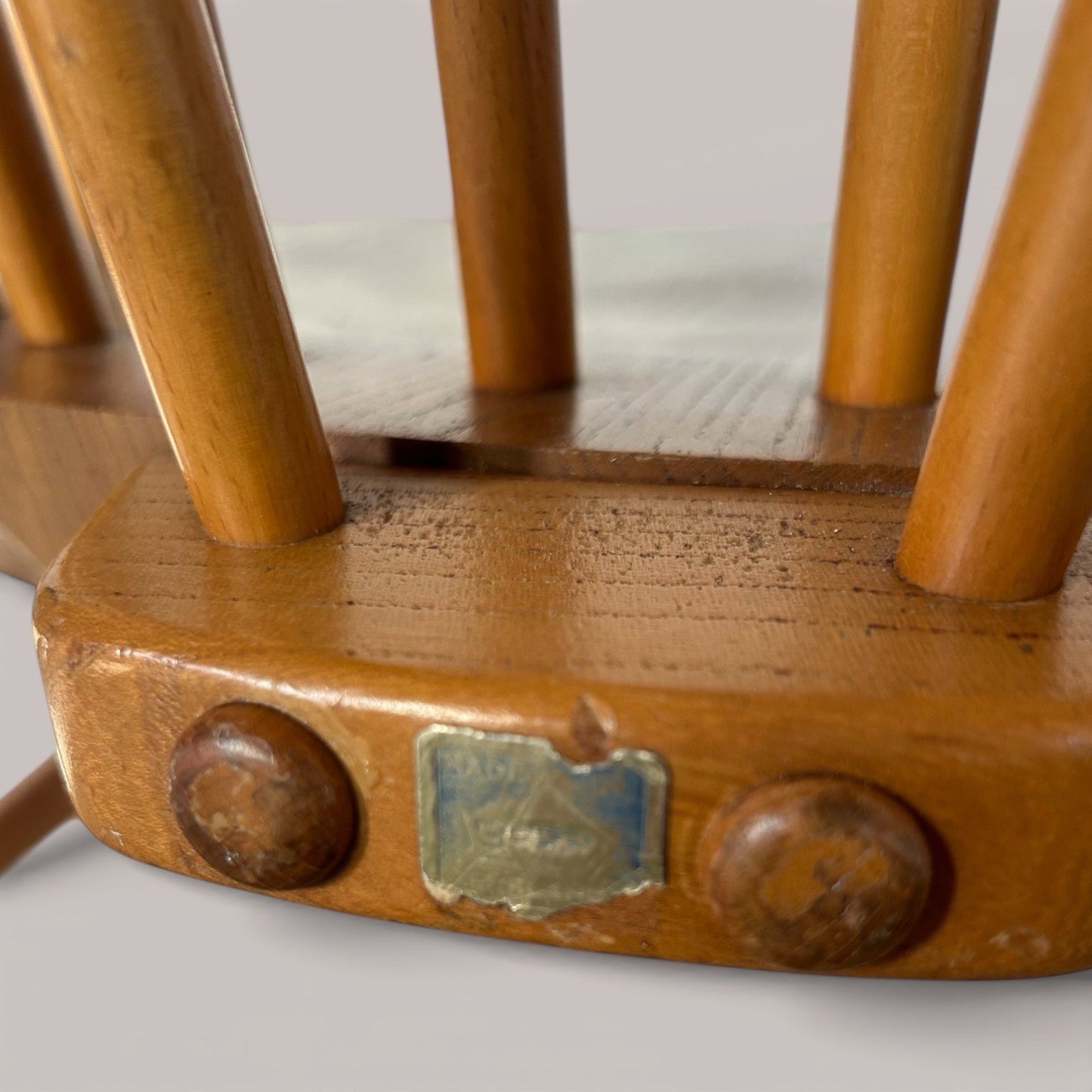 Ercol Windsor Grandfather Chair – Blue Label