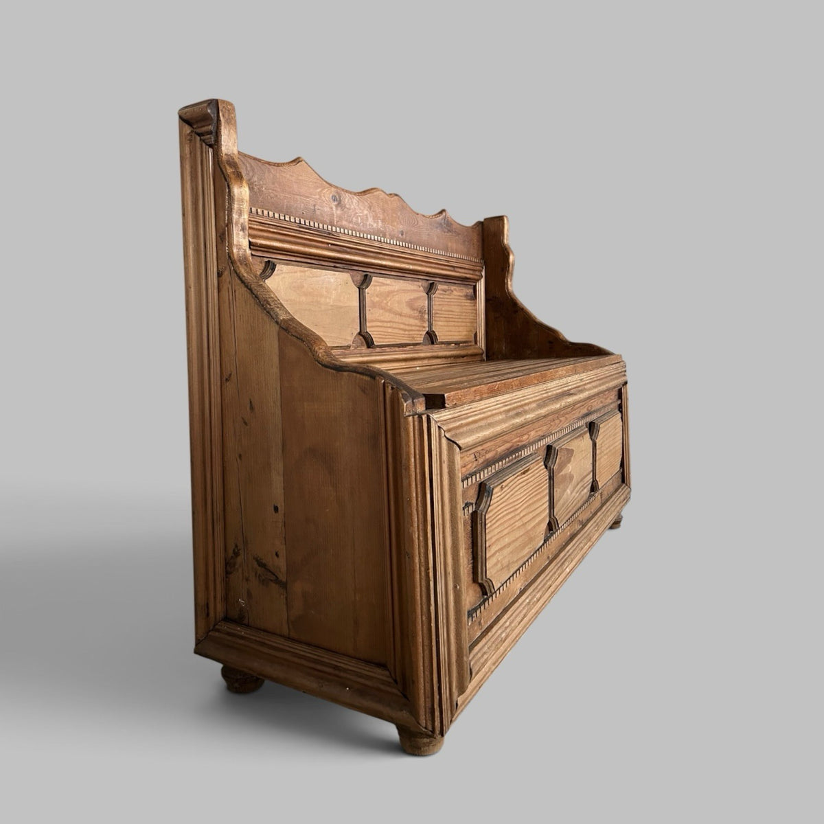 Antique Pine High Back Box Settle – Storage Bench / Blanket Box