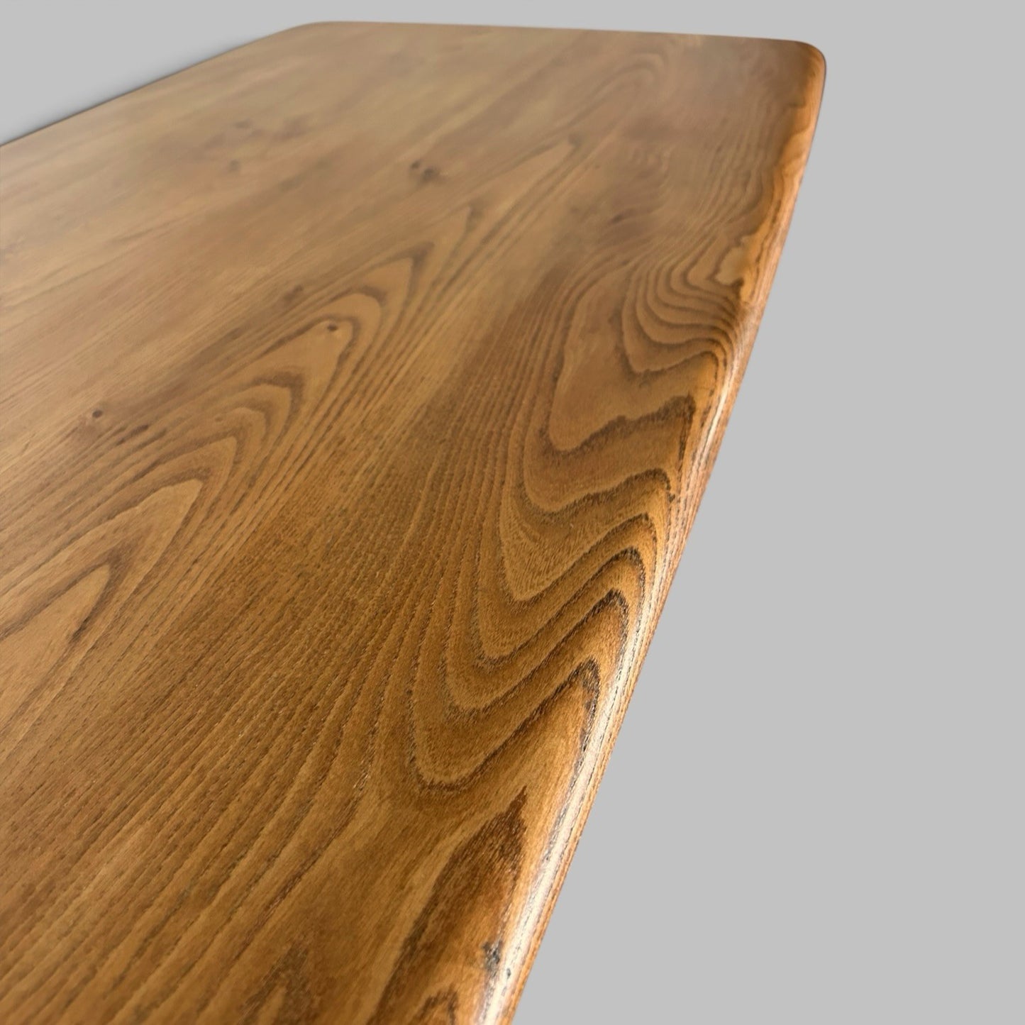Ercol Sappho 842 Elm Coffee Table – Three Drawer Coffee Table