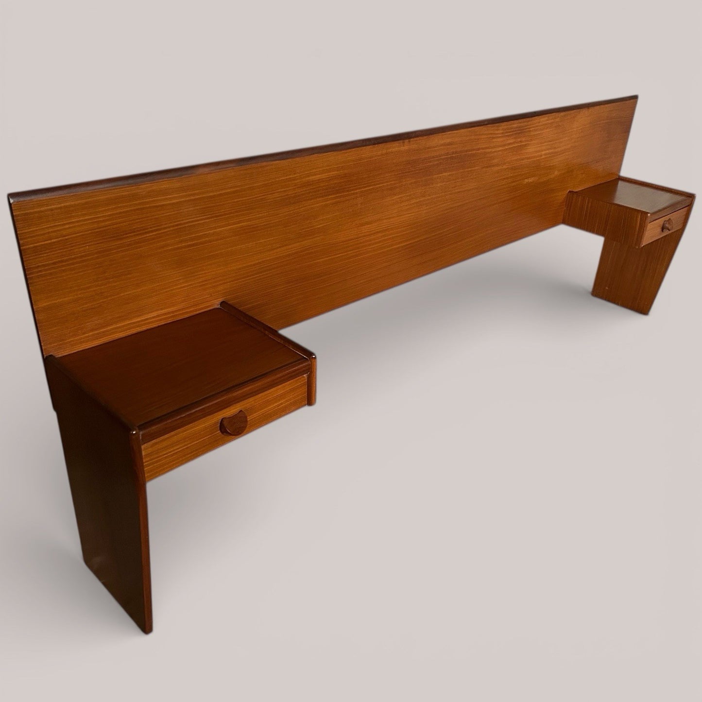 White & Newton King Size Headboard with Built-In Bedside Tables