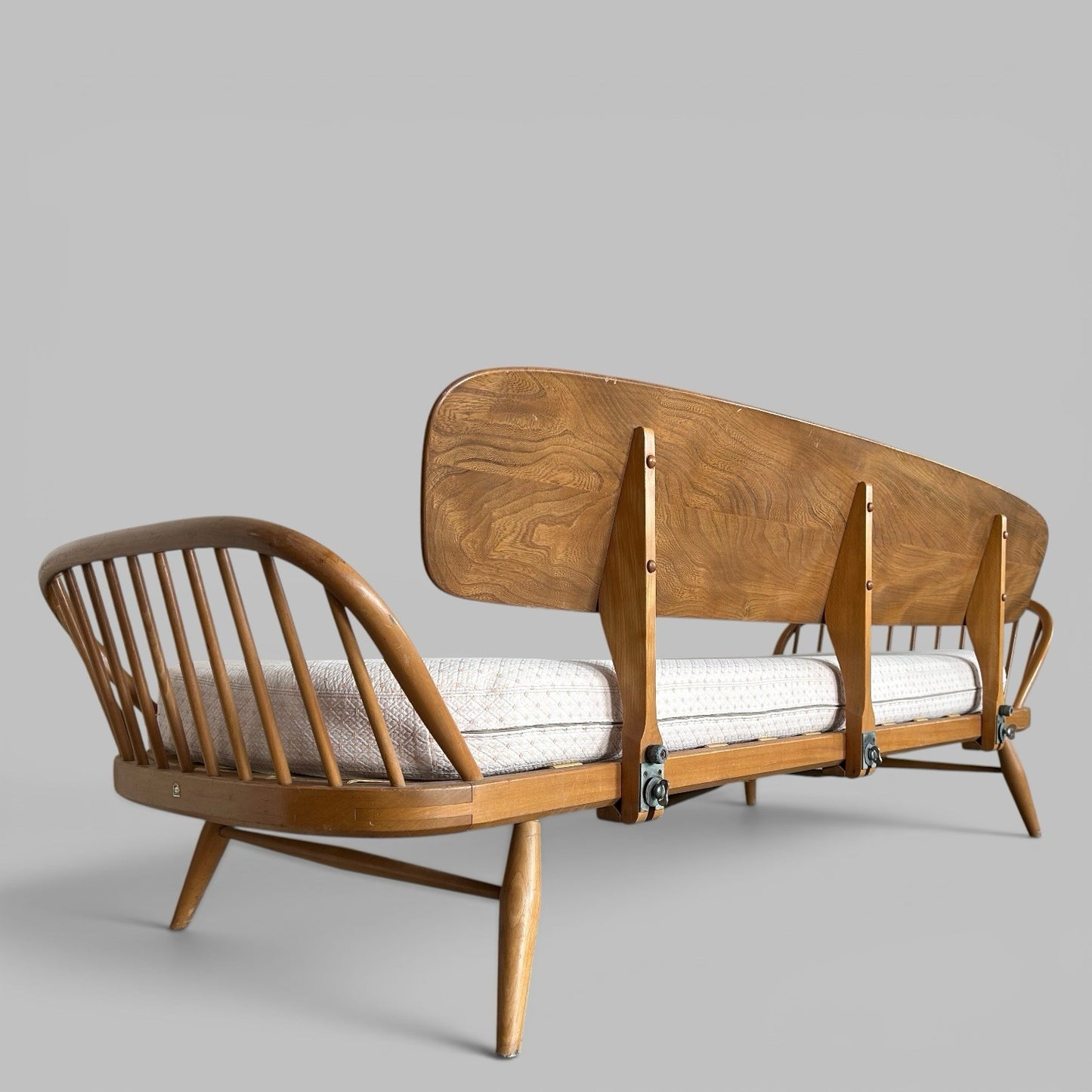 Ercol Windsor Daybed Sofa – Vintage Elm & Beech Three Seat Sofa