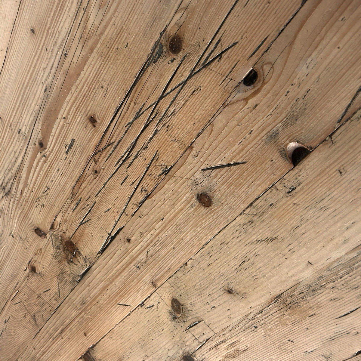 Pine Dining Table – Scrubbed Plank Top