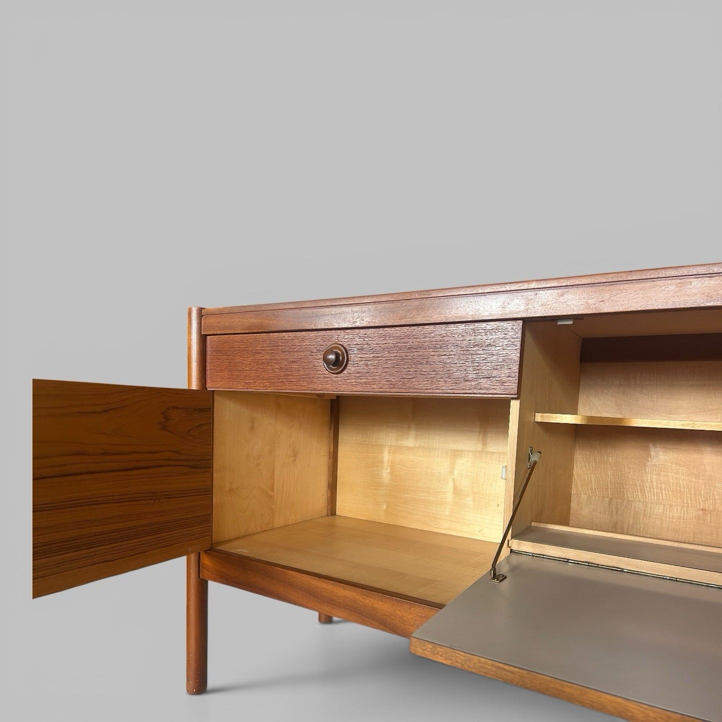 Uniflex Teak  Mid Century Sideboard – Drinks Cabinet