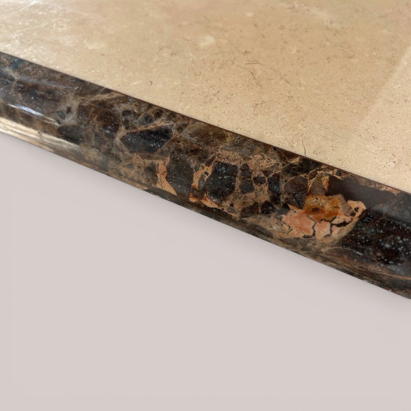 Italian solid marble coffee table with pedestal base, late 20th century