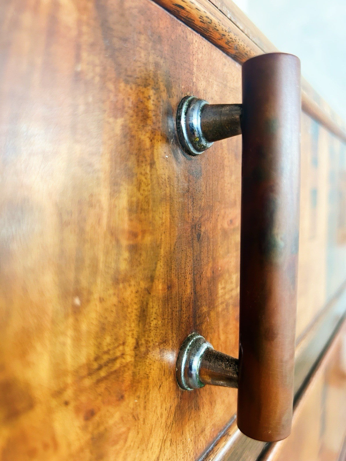 1930s Art Deco Dresser with Mirror – Vintage Chest of Drawers.