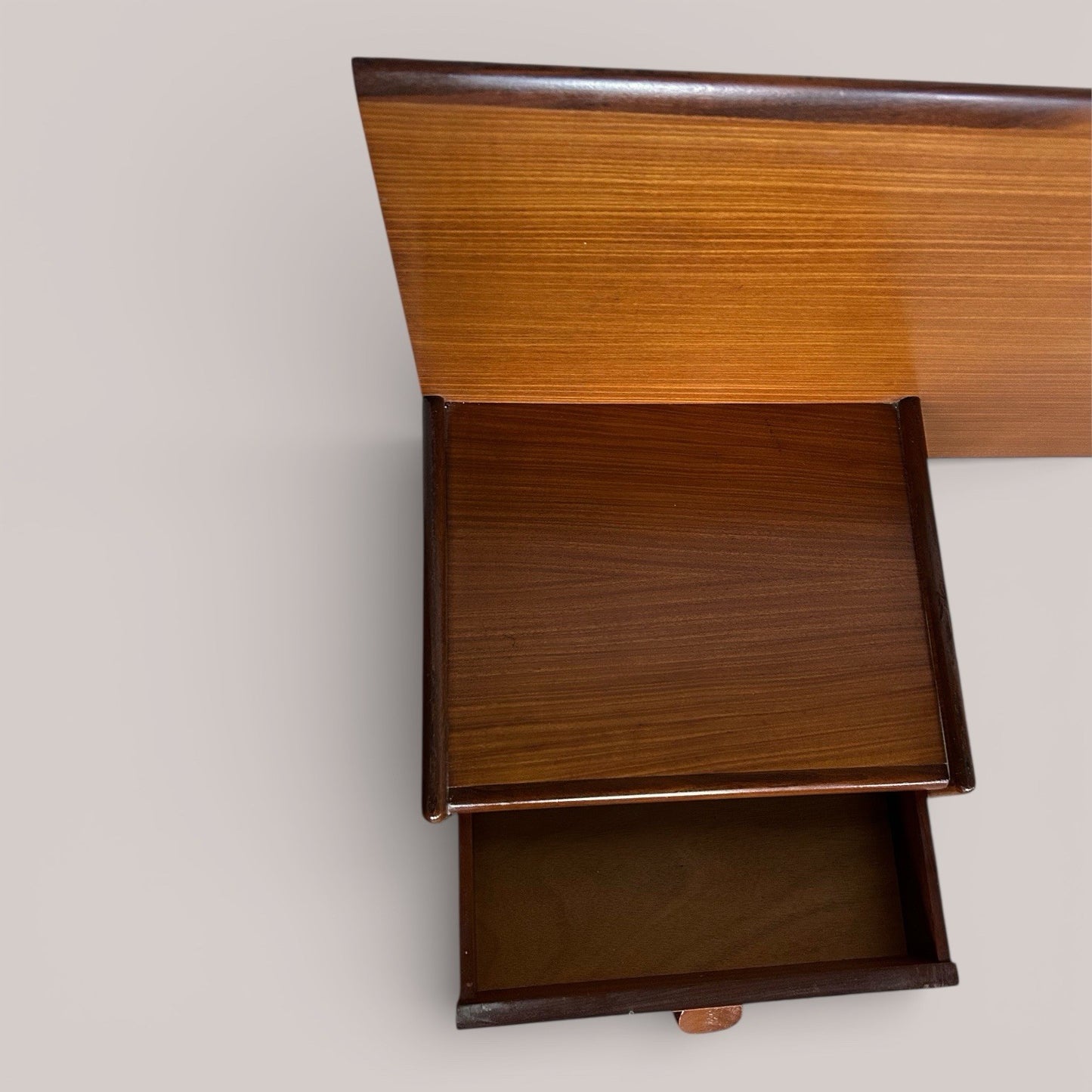 White & Newton King Size Headboard with Built-In Bedside Tables