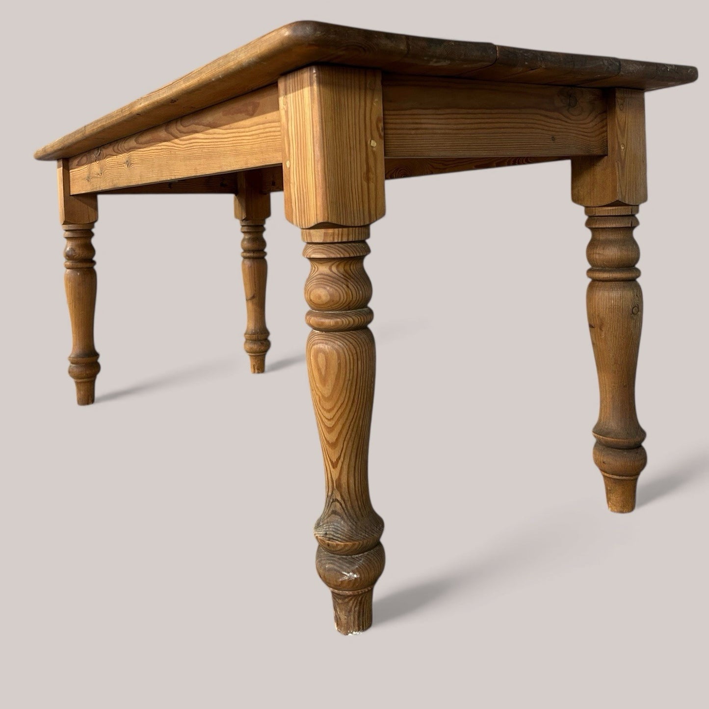 Victorian Style Scrub Top Pine Kitchen Table