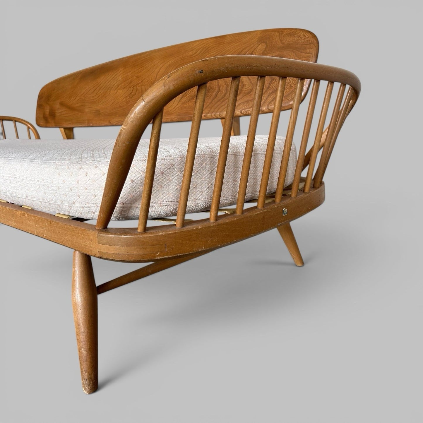 Ercol Windsor Daybed Sofa – Vintage Elm & Beech Three Seat Sofa