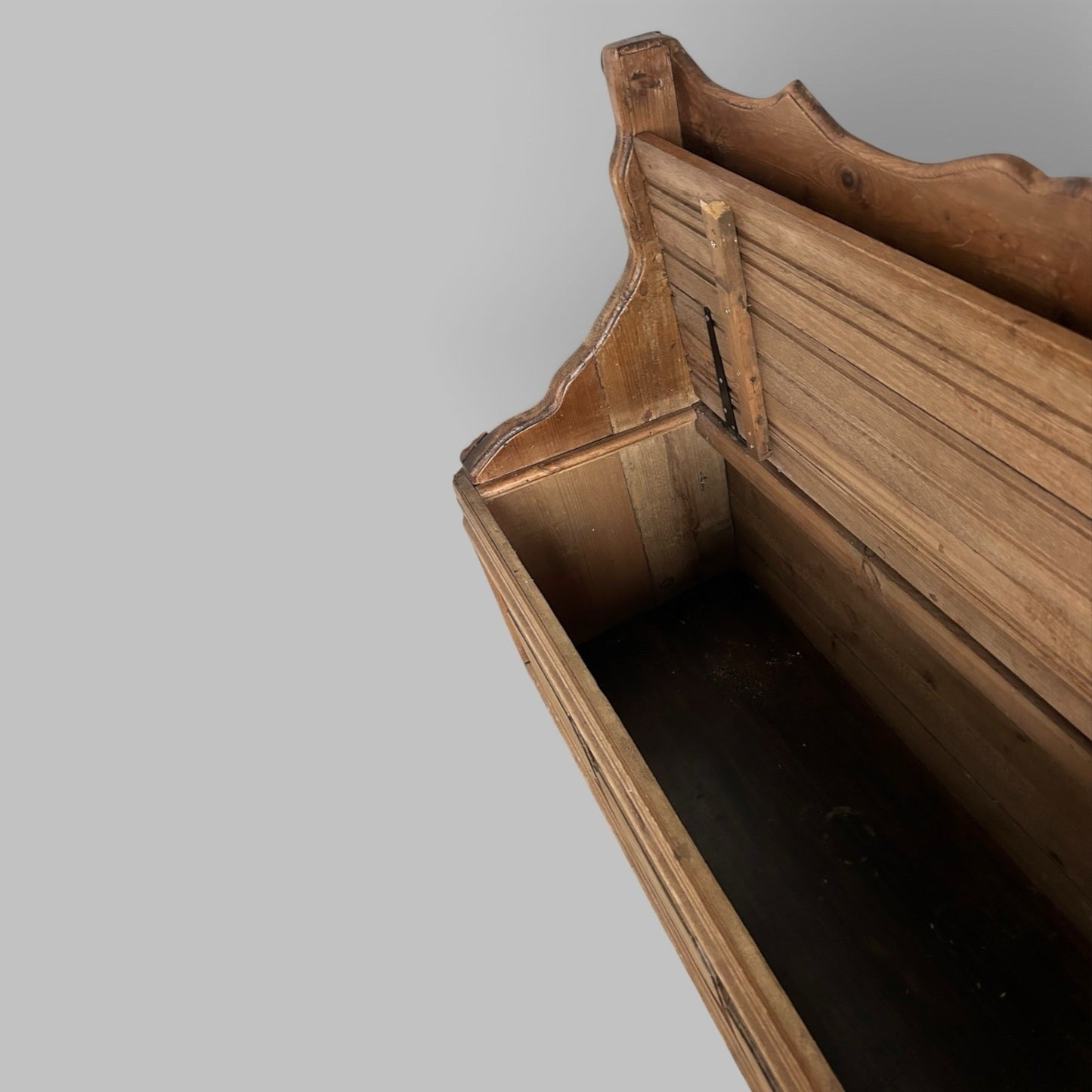 Antique Pine High Back Box Settle – Storage Bench / Blanket Box