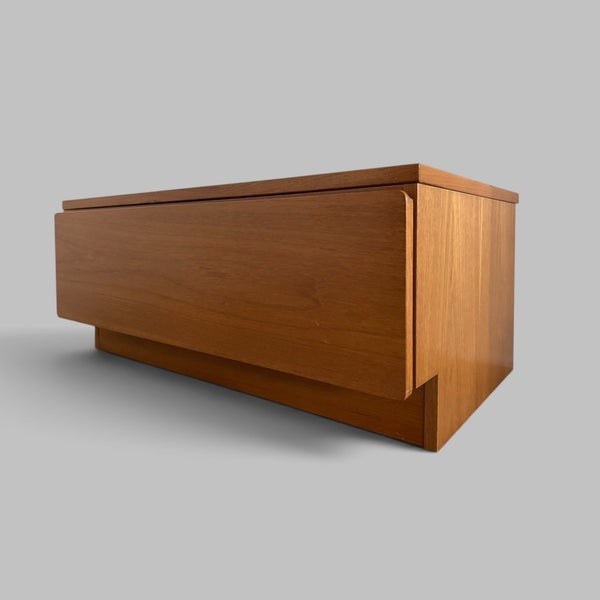Beaver & Tapley Tapley 33 Teak Media Unit with Drawer