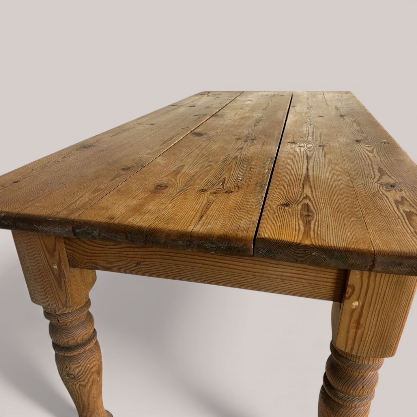 Victorian Style Scrub Top Pine Kitchen Table
