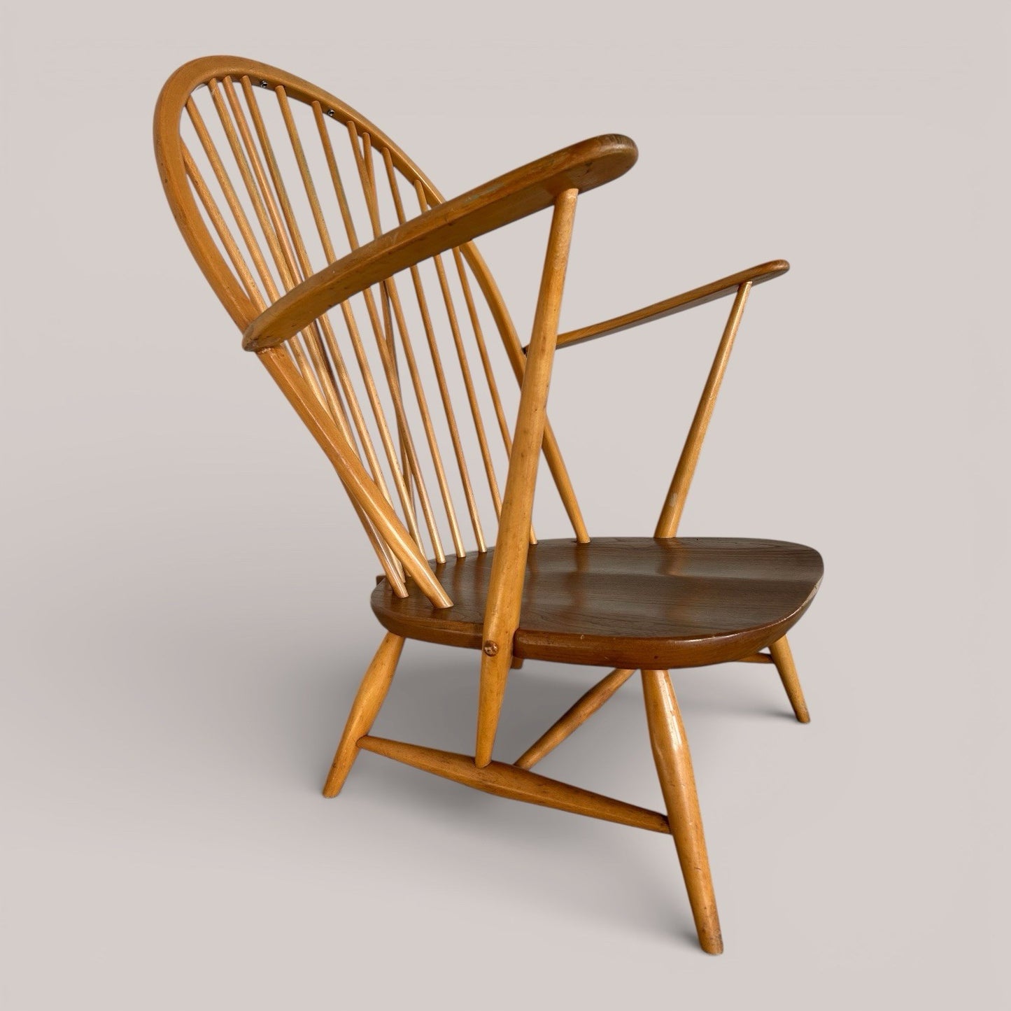 Ercol Windsor Grandfather Chair – Blue Label
