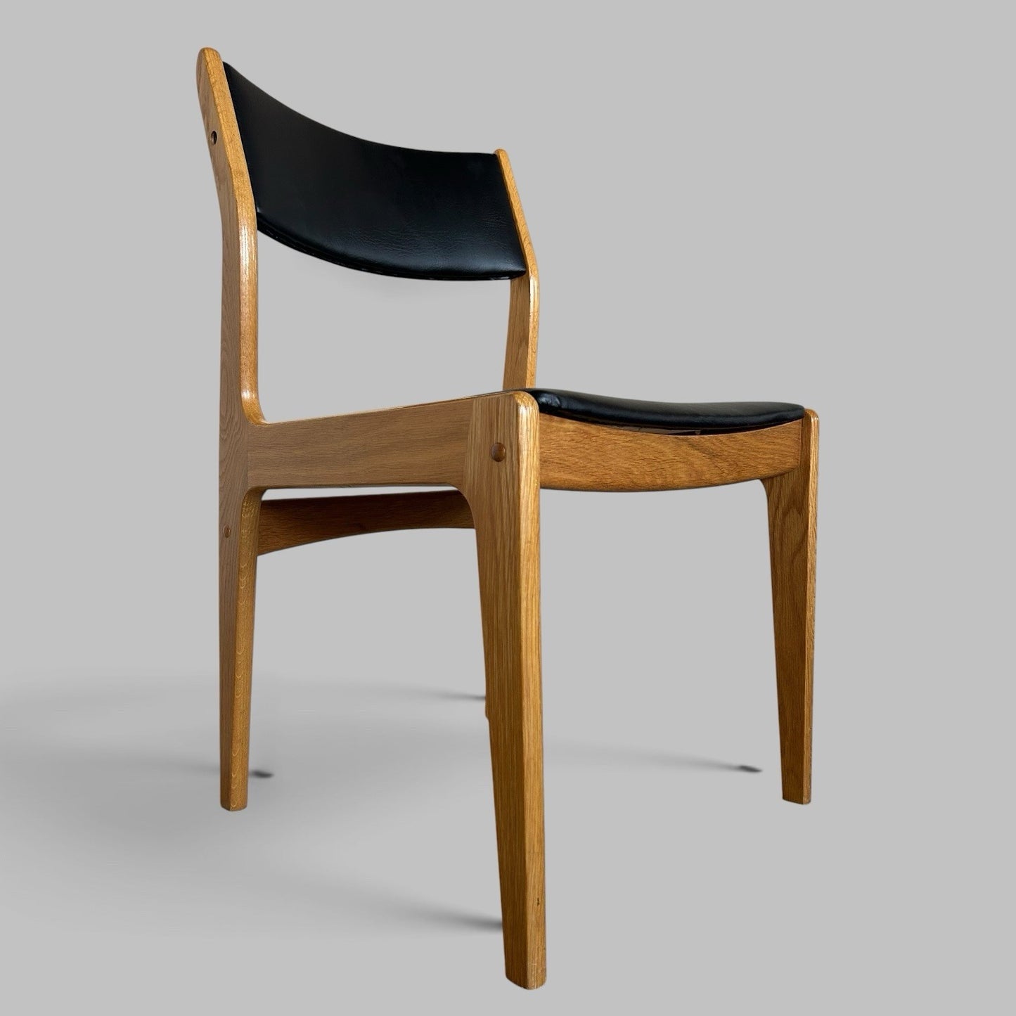 Vintage D-Scan Light Oak Dining Chairs – Set of Four