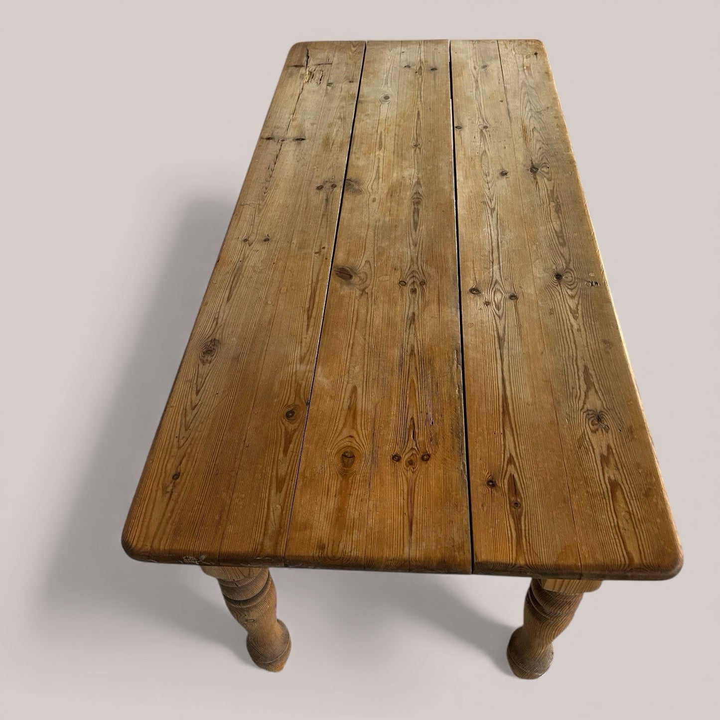 Victorian Style Scrub Top Pine Kitchen Table