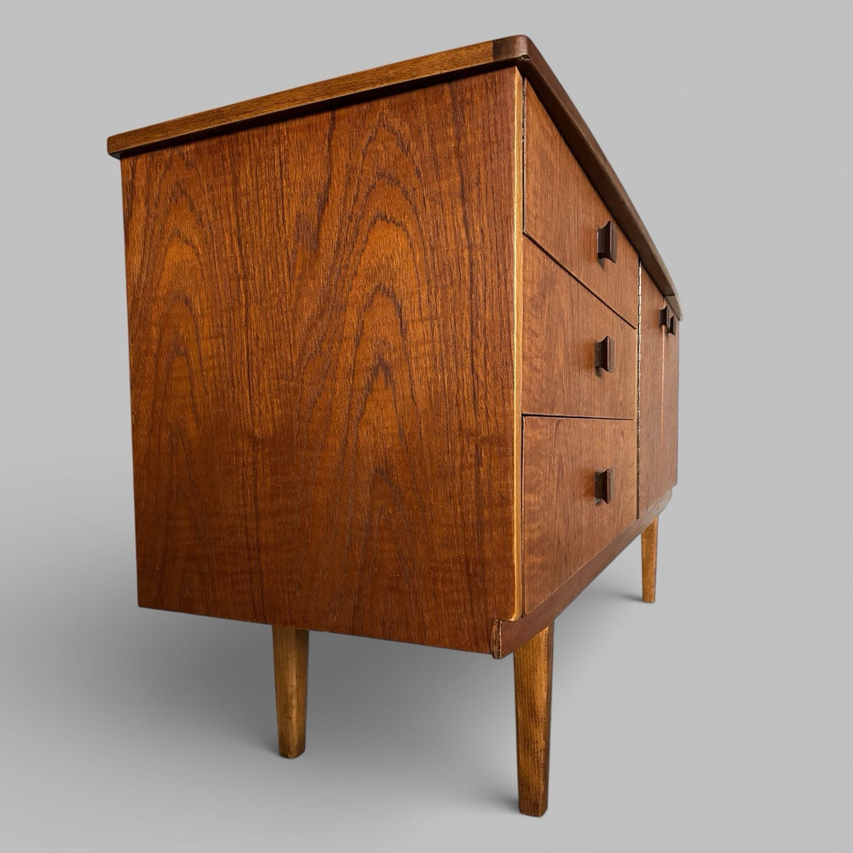 Mid Century Teak Sideboard with Drinks Cabinet – Flip Top Cocktail Bar