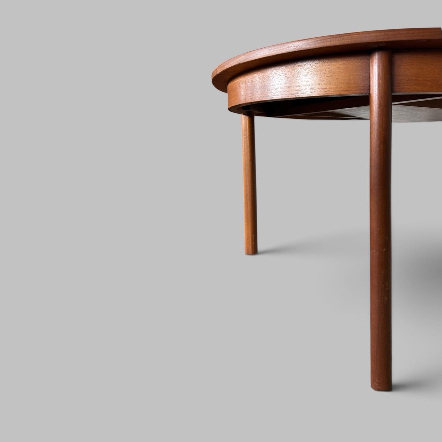 Mid Century White & Newton Round Extending Dining Table