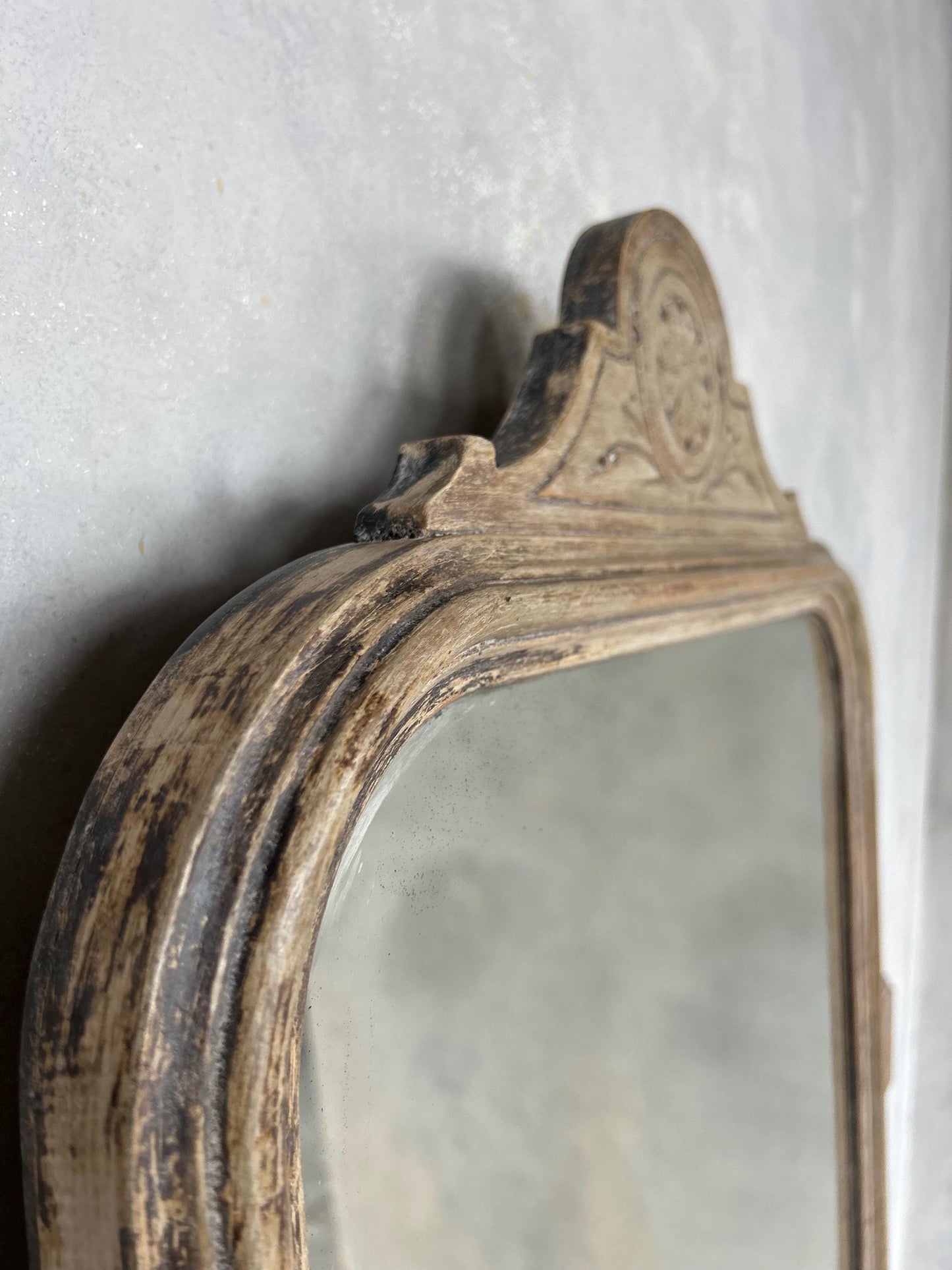 Rustic French style stripped distressed chest of drawers / dressing table