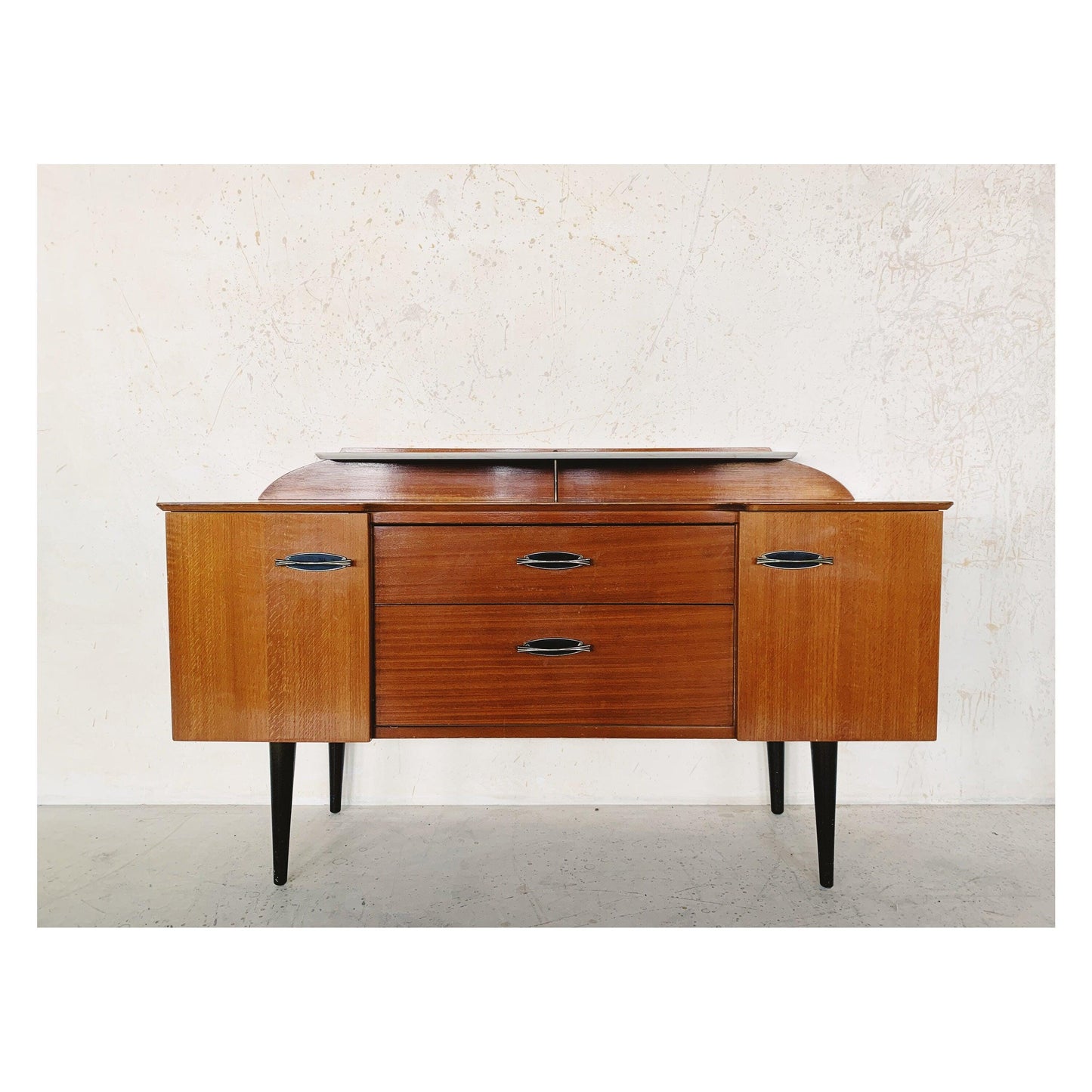 Vintage small sideboard / dressing table