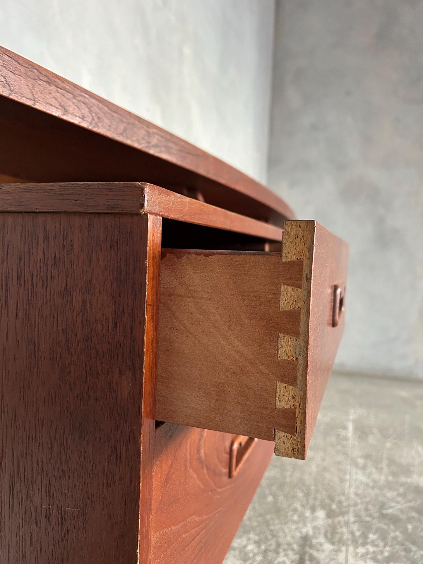 mid century sideboard / dresser / media unit